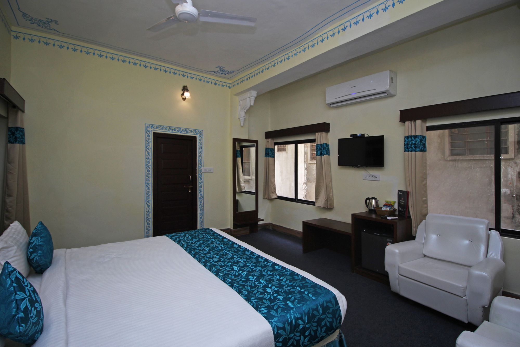 Oyo 9161 Hotel Janak Vilas أُودايبور المظهر الخارجي الصورة